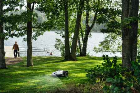 TONDEUSES AUTONOMES / ROBOTS AM450V