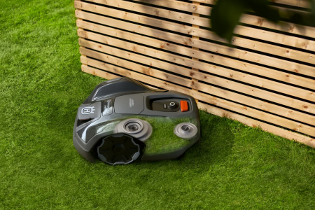 TONDEUSES AUTONOMES / ROBOTS NERA 305E Husqvarna