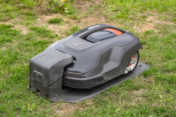 [PRODUIT D\'OCCASION] TONDEUSES AUTONOMES / ROBOTS AM315X Husqvarna