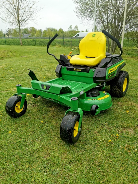TONDEUSE ZERO-TURN Z315E John Deere