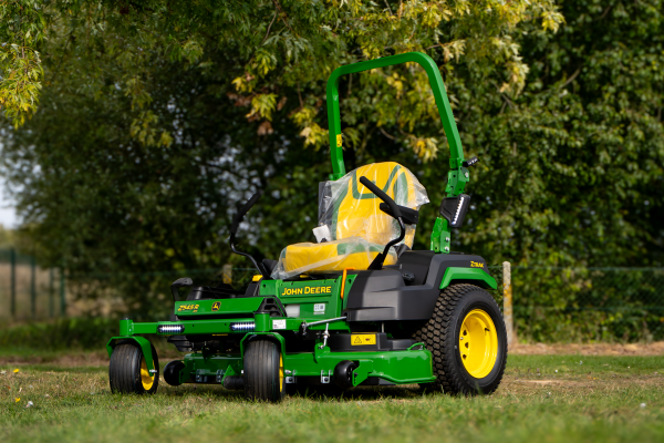 TONDEUSE ZERO-TURN Z545R John Deere