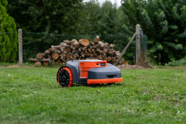 TONDEUSES AUTONOMES / ROBOTS H215E Segway Navimow