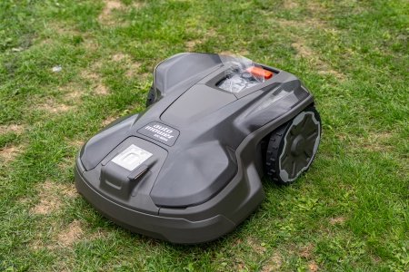 TONDEUSES AUTONOMES / ROBOTS NERA 320 Husqvarna