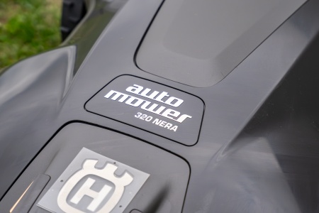TONDEUSES AUTONOMES / ROBOTS NERA 320 Husqvarna