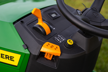 TRACTEUR TONDEUSE X147R John Deere