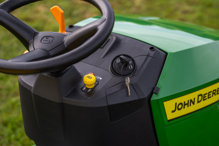 TRACTEUR TONDEUSE X147R John Deere